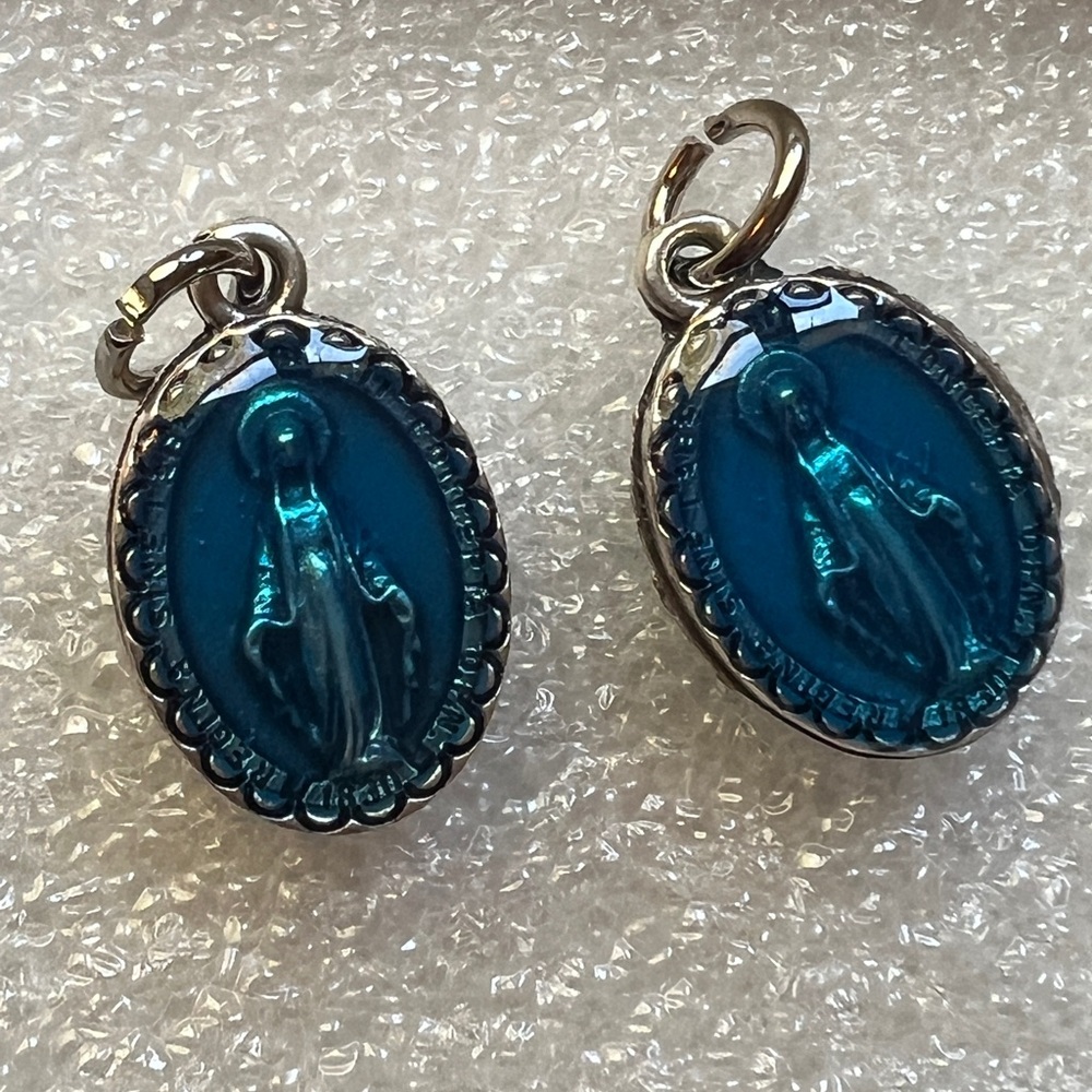 2 Virgin Mary Miraculous Medals Blue from the Vatican. Pendant Charm. - Picture 3 of 4